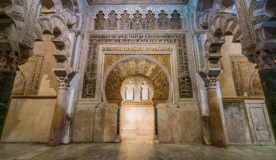 Cordoba Mosque-Cathedral: Skip-the-Line Guided Tour - The double arches and the engineering idea you can actually see