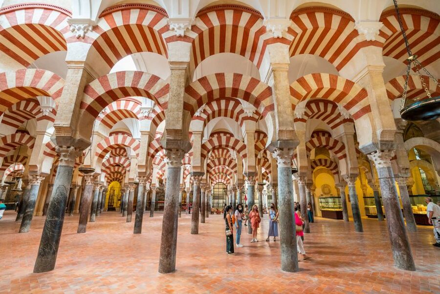 Córdoba: Mosque, Jewish Quarter & Tour with Ticket - Synagogue visit rules, including Mondays