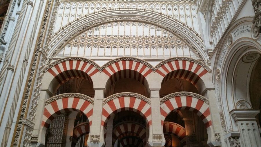 Cordoba Mosque & Jewish Quarter Tour with Tickets - Should you book this Córdoba Mosque and Jewish Quarter tour?