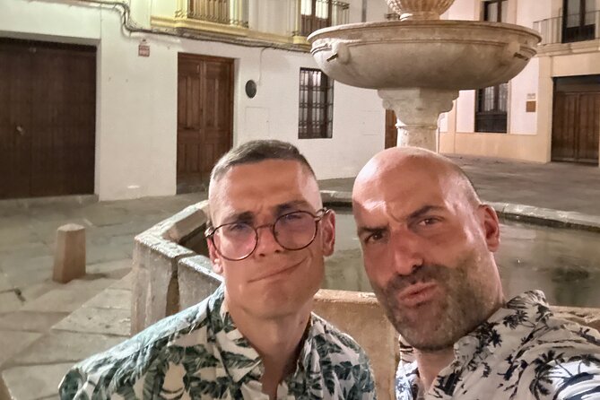 Córdoba Scavenger Hunt and City Highlights Walking Tour - Alcázar de los Reyes Cristianos: a smoother rhythm between big sights
