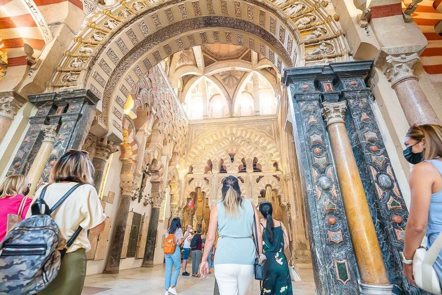 Córdoba: Skip-the-Ticket-Line Mosque-Cathedral Guided Tour - Mosque-Cathedral Courtyard to Prayer Hall, Without the Ticket Line Chaos