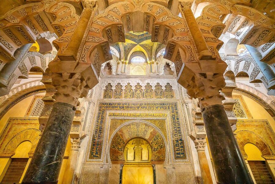 Córdoba: Skip-the-Ticket-Line Mosque-Cathedral Guided Tour - How the Mosque-Cathedral Changed Over Time, Without Losing Your Place