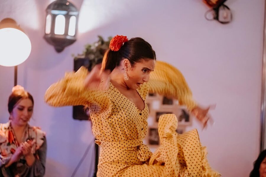 Córdoba: Tablao Flamenco at Doble de Cepa with Optional Meal - Your ticket choices: show only, show plus 1 drink, or a full meal