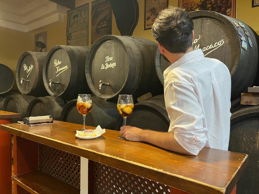 Cordoba: Tapas Bars Tour With Local Guide - Meeting at Corredera Market and the flow of a 2.5-hour night