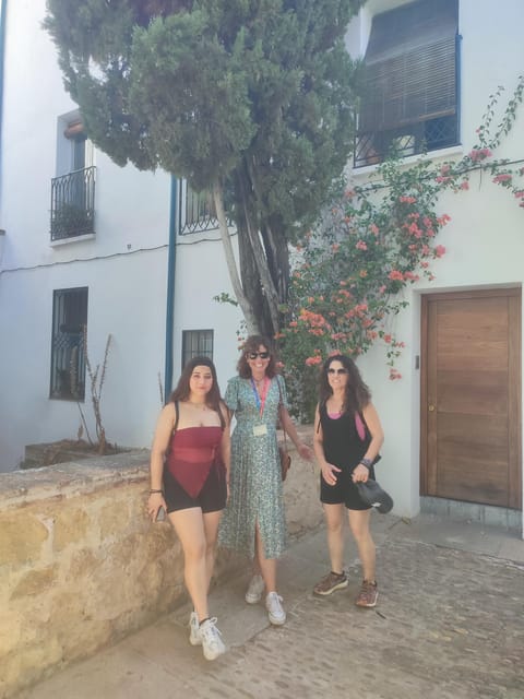 Córdoba: Tour of the three cultures to see the city in a day - Finishing at the Roman Bridge: closing the loop visually