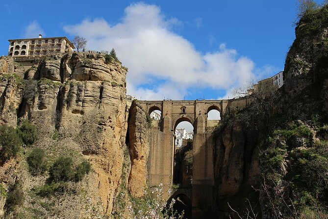 Day trip to Zahara, Setenil and Ronda from Seville - Stop 2: Setenil de las Bodegas, where the rock is the architecture
