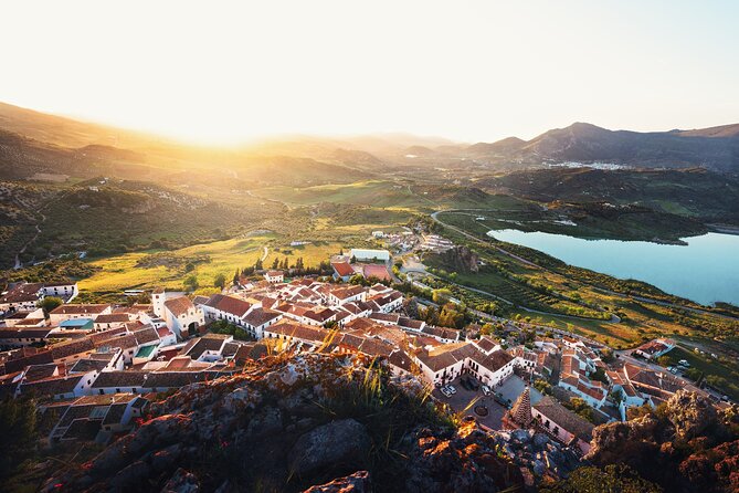 Day trip to Zahara, Setenil and Ronda from Seville - Stop 3: Ronda, the main attraction and the timing reality