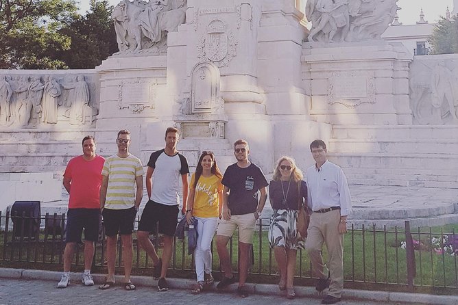 Discover Cádiz walking tour - Plaza de la Catedral: Exterior Views and Why They Influence Other Places