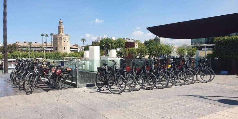 E-Bike tour in Sevilla - Rolling into Maria Luisa Park, where Seville turns scenic