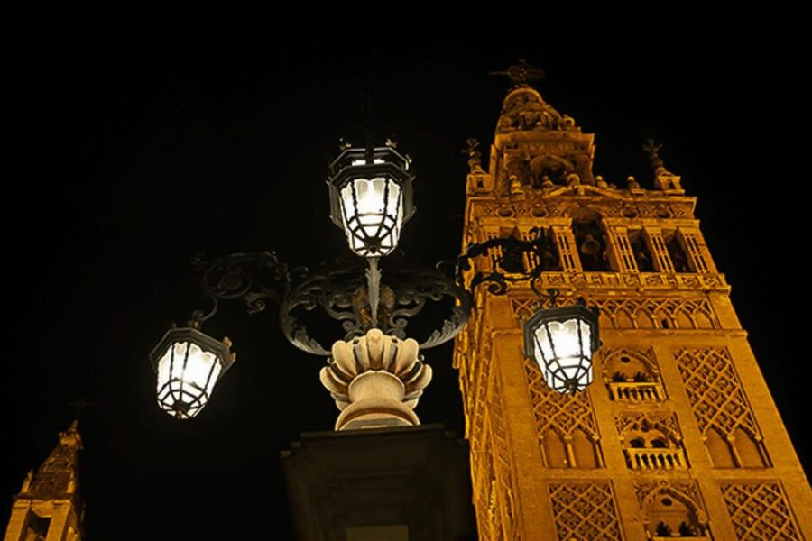 Enchanted Seville Walking Tour - Calle Susona, Plaza de Alfaro, and Calle Aire: short stops, big storytelling impact