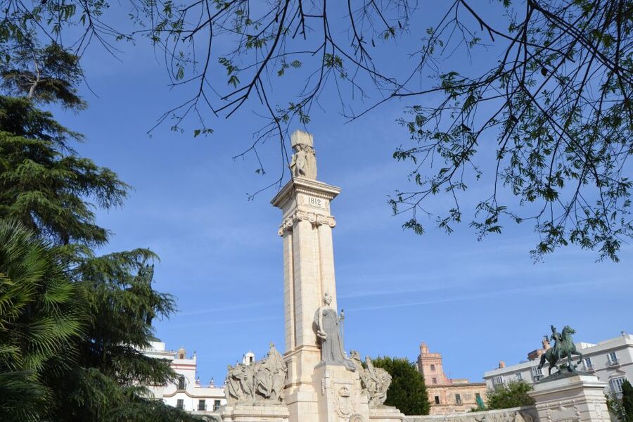English Cádiz Tour: Walking Tour with Local Guide - How the Guide Turns the Walk Into Real Plans for Your Next Hours