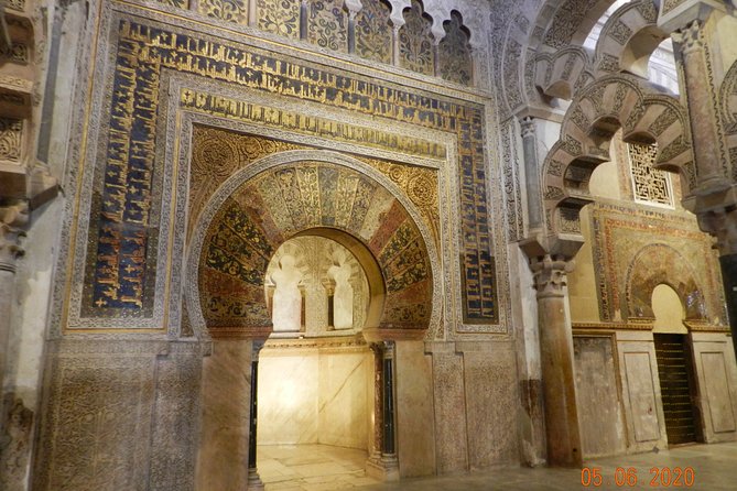 Exclusive visit to the Mosque with official guide. Small groups - Why the Mosque-Cathedral needs a guide (especially in small groups)