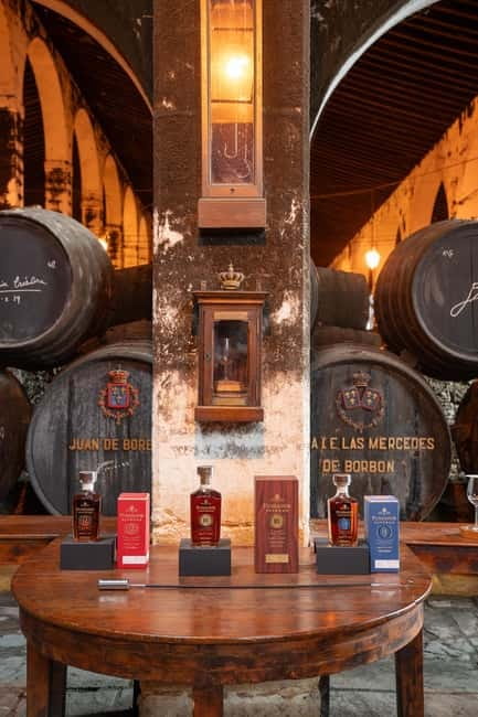 Founder Winery: TOUR GASTRO EXPERIENCE - The 2 pm flow: from visitor reception to Bodega del Molino