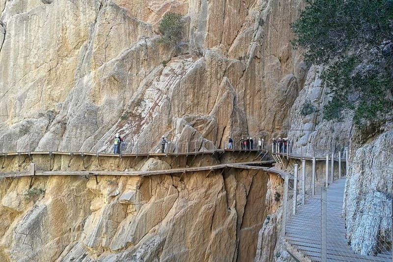From Seville: Caminito del Rey Hike Day Trip - Guides and group setup: why the right explanations matter