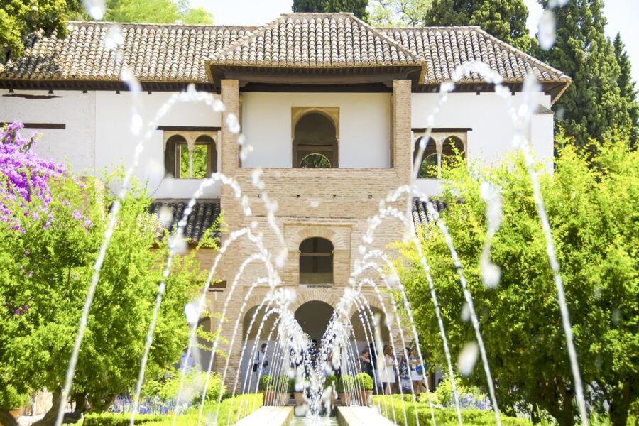 From Seville: Granada & Alhambra Tour with Optional Ticket - Albaicín: the 45-minute guided walk that sets the scene