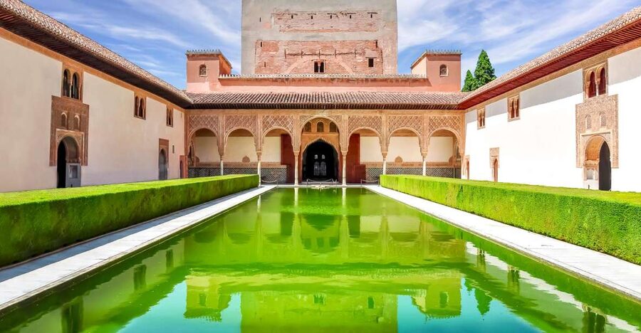 From Seville: Granada & Alhambra Tour with Optional Ticket - Choosing Your Option: Alhambra with tickets or Albaicín with free time