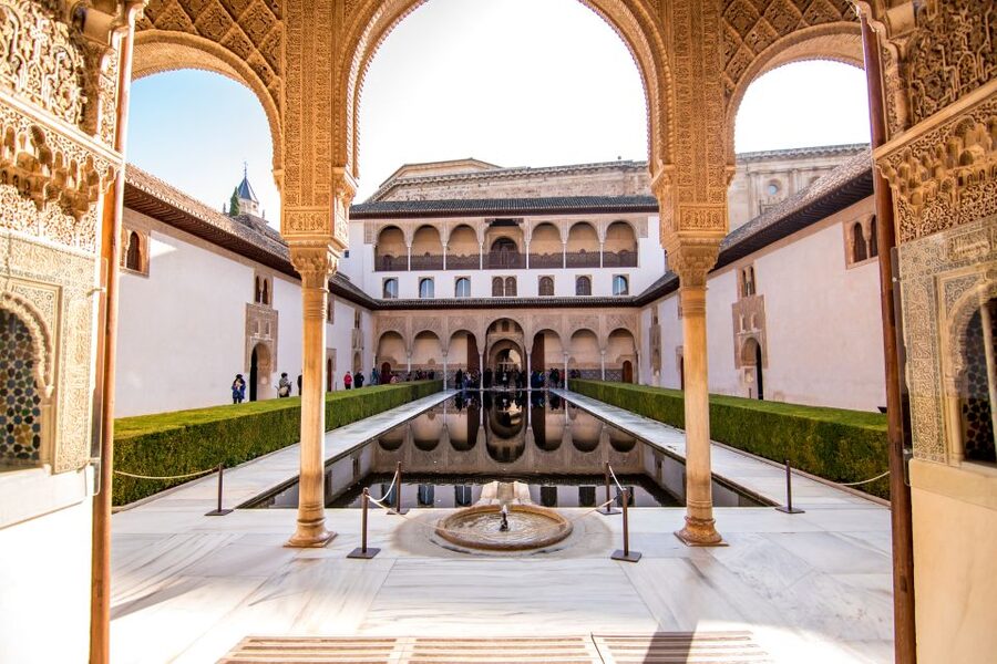 From Seville: Granada Day Trip with Alhambra and Albaicín - Picking your language and how the interpreting works