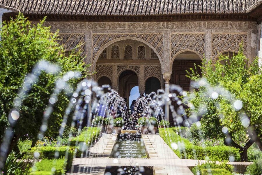 From Seville: Granada Day Trip with Alhambra and Albaicín - Alhambra inside: Nasrid palaces, Alcazaba, Generalife, Charles V