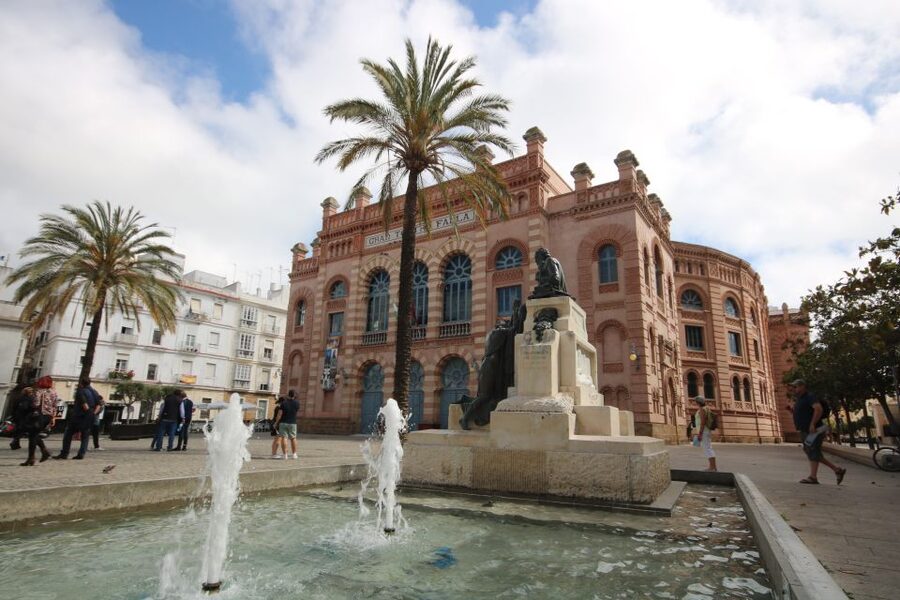 From Seville: Private Day Trip to Cádiz with Guide - Price and Value: What $560 Per Person Actually Covers