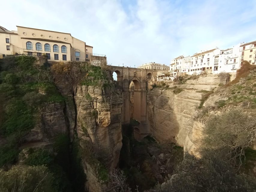 From Seville: Ronda+Setenil de las Bodegas Day Trip - WhatsApp virtual assistance: the underrated convenience