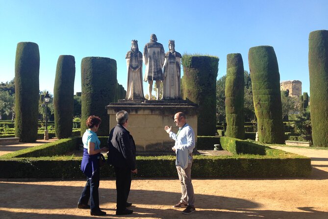 Gardens & Fortress of Catholic Kings Tickets & Tour in English - When group tours get messy: how to protect your experience