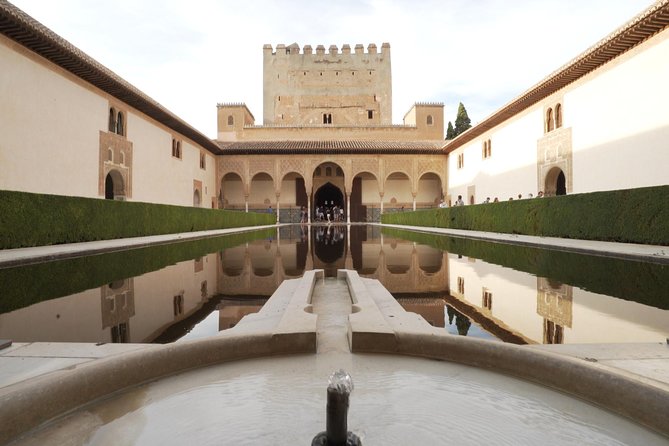 Granada Day Trip with Alhambra and Albaicin Tour from Seville - Nasrid Palaces: Courtyards, Water, and the Places That Everyone Talks About