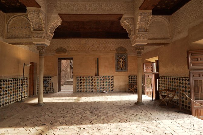 Granada Day Trip with Alhambra and Albaicin Tour from Seville - Generalife Gardens and the Palace of Charles V: The Garden Break From the Royal Rooms