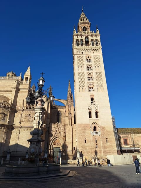 Guided tour in the Cathedral of Seville - Where the tour starts in Seville, Plaza Virgen de los Reyes
