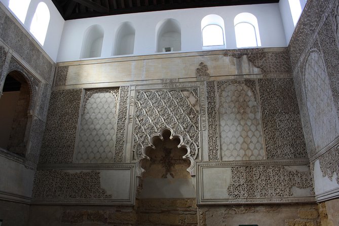 Guided Tour Jewish Quarter and Mosque-Cathedral of Córdoba with tickets - Crowds, pacing, and the realities of a popular Córdoba visit