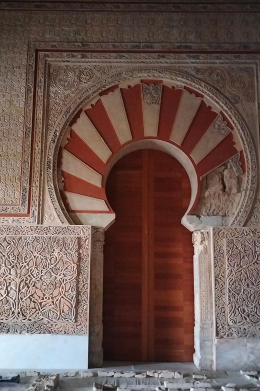 Guided tour of Medina Azahara only in french - Start at the visitor center, then a short coach ride to the ruins