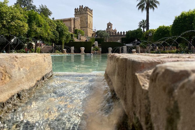 Guided tour of the Alcazar de los Reyes Cristianos in Spanish - Price and value for a $24.57 Alcázar guided visit