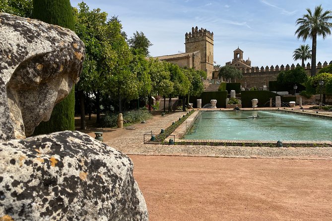 Guided tour of the Alcazar de los Reyes Cristianos in Spanish - Should you book the Alcázar de los Reyes Cristianos guided tour?