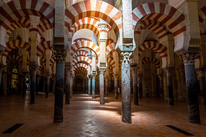 Guided tour of the monumental Córdoba on Sunday (Judería, Alcázar, Mezquita) - Mosque-Cathedral: the 12+ centuries of columns you can actually read