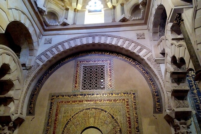 Guided tour of the Mosque-Cathedral of Cordoba in Spanish - What You’ll See First Inside: The Column Forest And Umayyad Layout