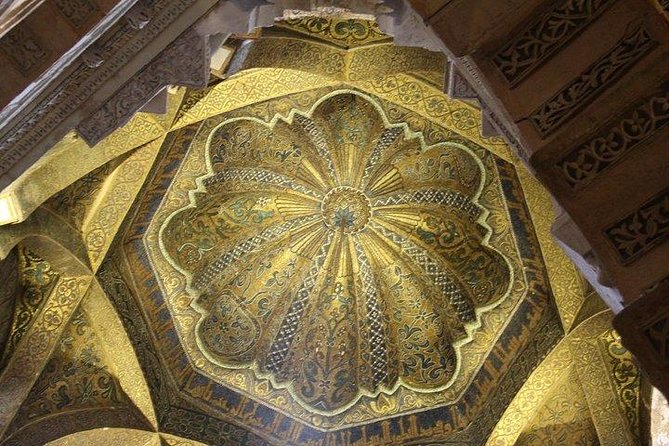Guided tour of the Mosque with entrance included - Wireless audio is a real quality upgrade