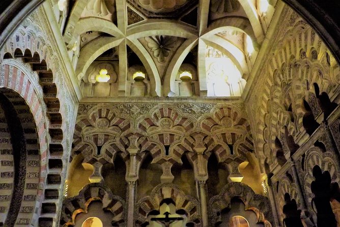Guided tour of the Mosque with entrance included - Meeting point and where you end: know your start and finish