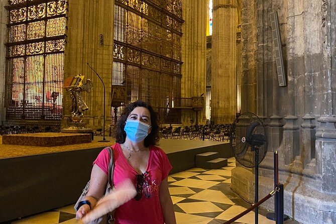 Guided Tour Sevilla Cathedral - Headsets and group size, how the logistics affect your experience