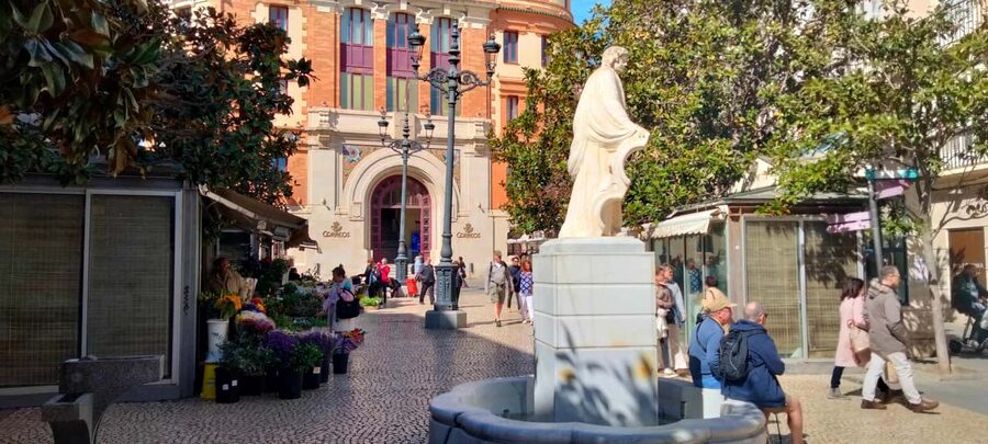 Guided visit on foot through Cádiz: stories from the hand of a local guide - The Two-Hour Historic Center Walk, and What It Really Means