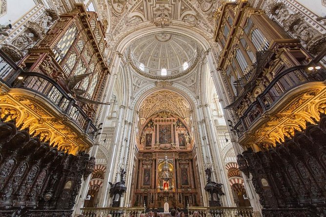 Guided visit to the Mosque-Cathedral, Jewish Quarter, Alcazar and Synagogue. Official guide - Meeting at the Torre-campanario, then stepping into Patio de los Naranjos