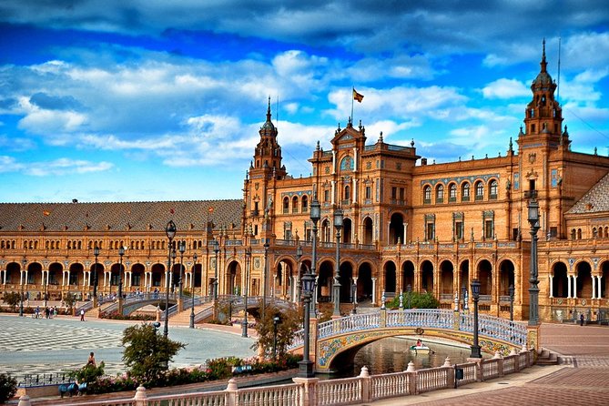 Horse and Carriage Sightseeing Tour in Seville - Meeting at Hotel Alfonso XIII and finding your carriage fast