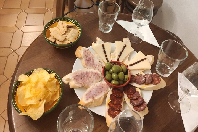 Indulge in Cordoba: Local Wines & Tapas Tasting - Who should book this tasting (and who might skip it)