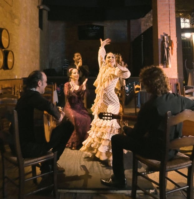 Jerez: Flamenco Show and Menú at Tablao Puro Arte 2025 - Inside the show: what the performance actually gives you