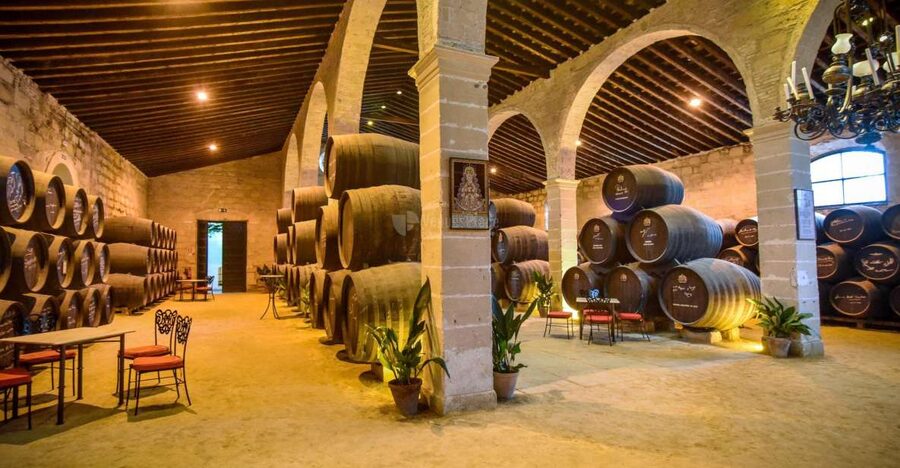 Jerez: Guided Winery Tour with Wine Tasting - Getting there: the Pl. Silos 3 meeting point