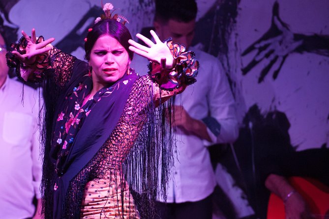 Los Gallos Flamenco Show Admission Ticket - Getting there: Santa Cruz location and public transport ease