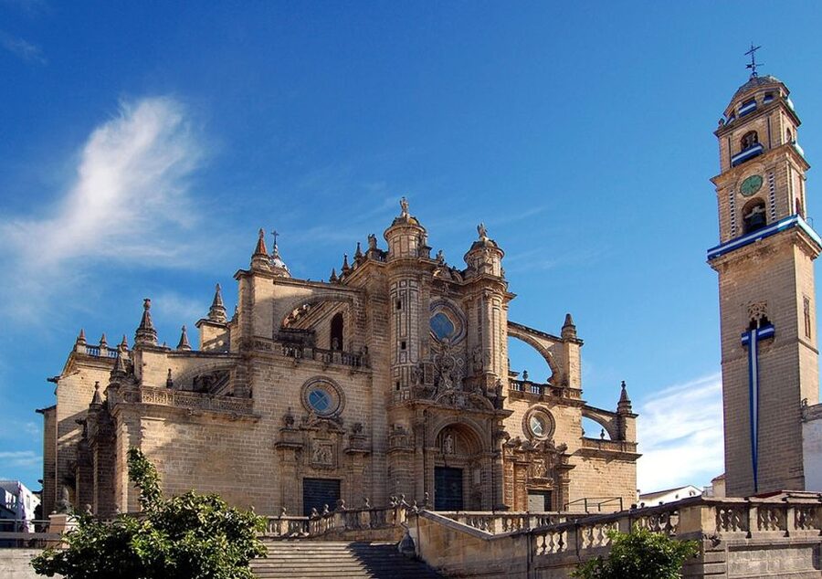 Monumental Jerez Guided Tour - Walking start point: Plaza del Arenal and how to find your guide
