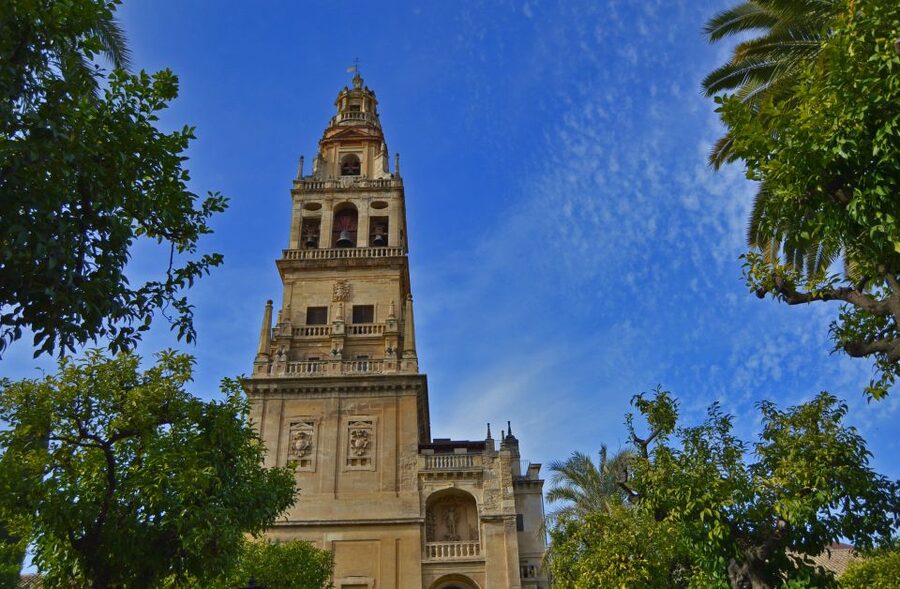 Mosque-Cathedral of Cordoba and Jewish Quarter Tour - Inside the Mosque-Cathedral: Abd ar Rahman, double arches, and the building’s logic