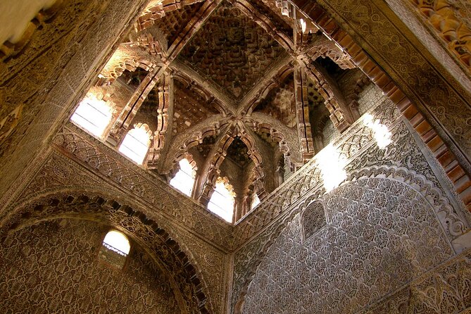 Mosque-Cathedral of Cordoba Guided Tour Skip the Line & Ticket - Why the Mosque-Cathedral feels like two buildings in one