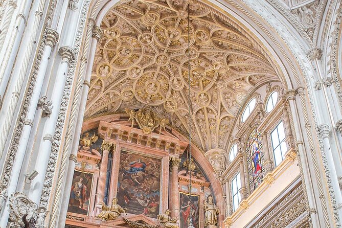 Mosque-Cathedral of Cordoba Guided Tour Skip the Line & Ticket - How skip-the-line plus an official guide saves more than time