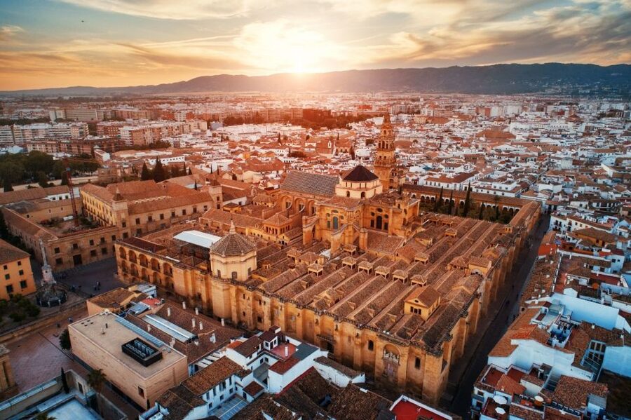 Mosque-Cathedral of Córdoba Guided Tour with Tickets - OWAY meeting point and the flow of the visit, so you do not waste time