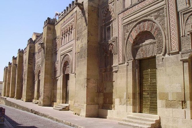 Mosque of Cordoba History Tour in English Tickets included - Meeting point at Fuente de Santa María, then straight into the monument